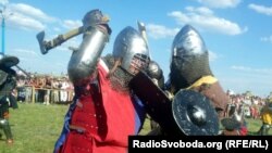 Під час лицарського турніру на фестивалі «Олексіївська фортеця» 29 липня 2012 року, фото О. Овчинникова