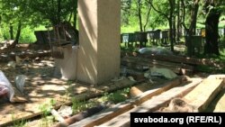 Раскіданыя гаспадарчыя дамкі пчаляроў