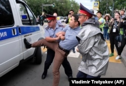 Задержания участников демонстраций в Алматы 12 июня 2019 года