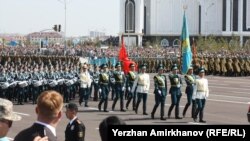 Астанада өткен әскери парадтан көрініс. 7 мамыр 2015 жыл
