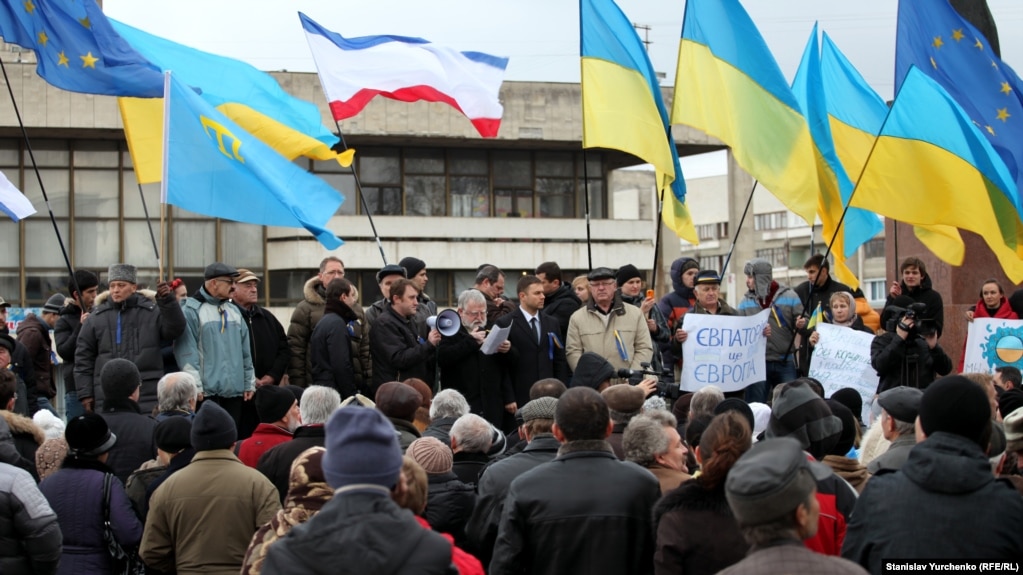 На Евромайдан в Симферополе приезжали крымчане со всех уголков полуострова. В том числе и Евпатории