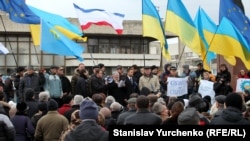 Митинг сторонников Евромайдана в Крыму, 1 декабря 2013 года