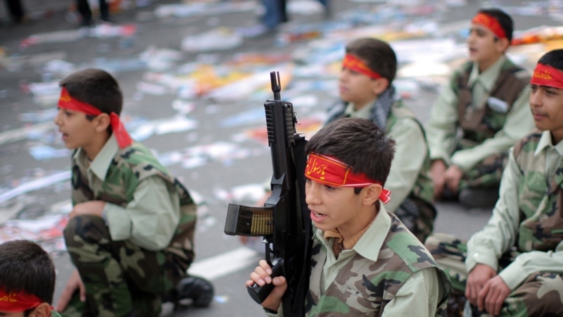 دیده‌بان حقوق بشر کمپین جذب کودکان در ایران توسط سپاه را محکوم کرد