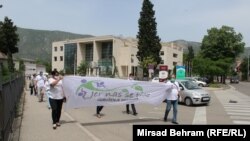 Udruženje građana 'Jer nas se tiče' iz Mostara, održalo je protestnu šetnju, kojom su zatražili konačno održavanje lokalnih izbora u Mostaru, 16 maj 2020.