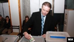 Președintele Branko Crvenkovski votează