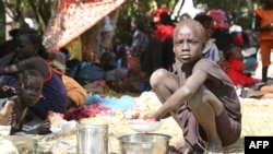 Девочка-беженка на территории лагеря ООН в Южном Судане 