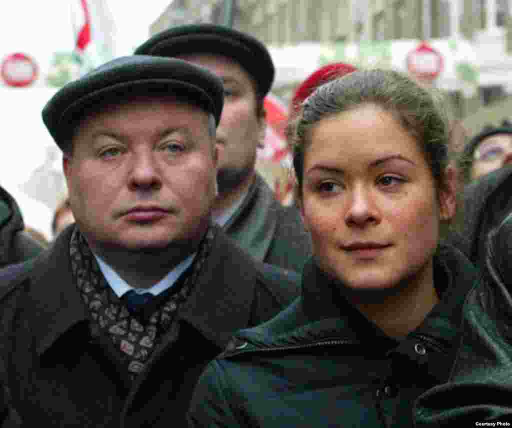 С дочерью Марией на антифашистском марше , 18 декабря 2005