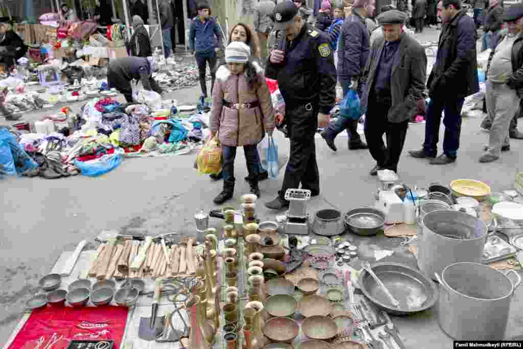 Sabunchu, bazaar, bazar, market, november, 2014, Baku, Russian bazaar, people, second hand