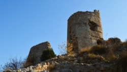 Средняя башня крепости Чембало