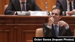 Premierul Ludovic Orban este primul din istoria post-decembristă care își angajează răspunderea pe buget.