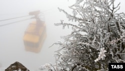 Снег на Ай-Петри, архивное фото