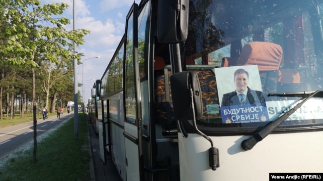 Parkirani autobusi na ulicama Beograda pred Vučićev miting "Budućnost Srbije"