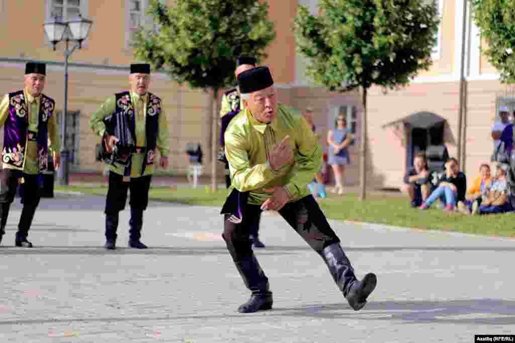 Төмән өлкәсеннән "Пышма" ансамбле 
