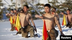 Тренировка китайских пограничников на границе с Россией 
