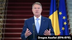 ROMANIA -- Romanian President Klaus Iohannis makes a media statement after a meeting in Bucharest, April 27, 2020