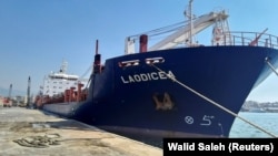 КораблЬ «Лаодикия», пришвартованного в порту Триполи на севере Ливана, 29 июля 2022 года
