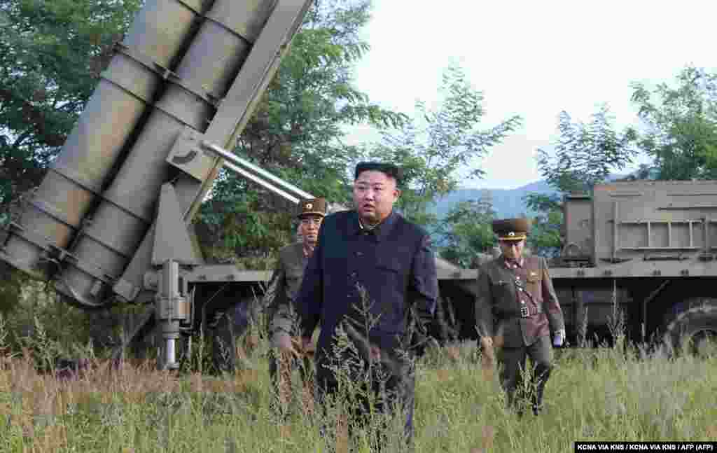 СЕВЕРНА КОРЕЈА - Вашингтон треба да го смени својот пристап ако сака да продолжат разговорите со Северна Кореја, изјави главниот преговарач на Пјонгјанг за нуклеарната програма, Ким Мијонг Гил, пренесе АП.