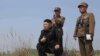 Ким Чен Ын наблюдает за военными учениями