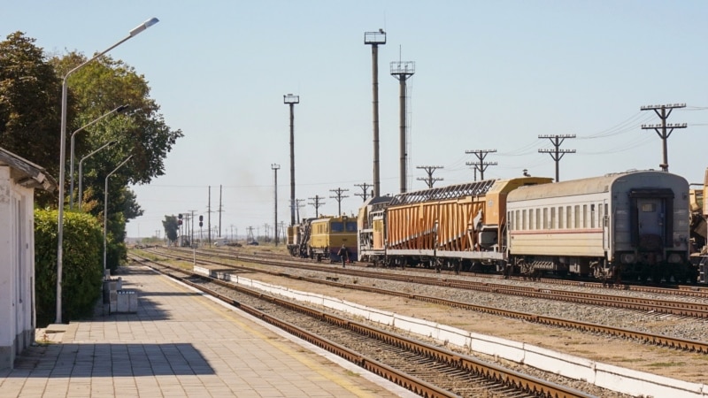 Россия отменяет запуск девяти поездов в Крым