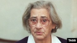 Елена Боннэр, 1998