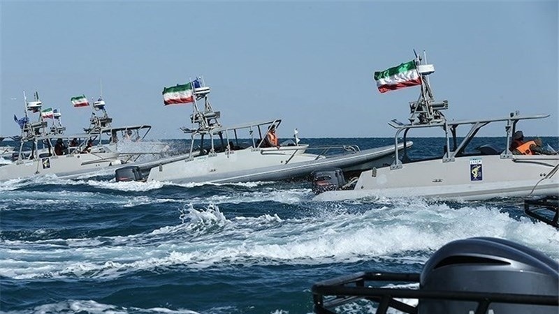 Иран чет элдик мунай танкерин кармады 
