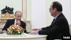 Володимир Путін і Франсуа Олланд під час переговорів у Москві 6 лютого 2015 року