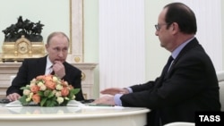 Russian president Vladimir Putin (left) and his French counterpart Francois Hollande during a meeting in Moscow earlier this year. 