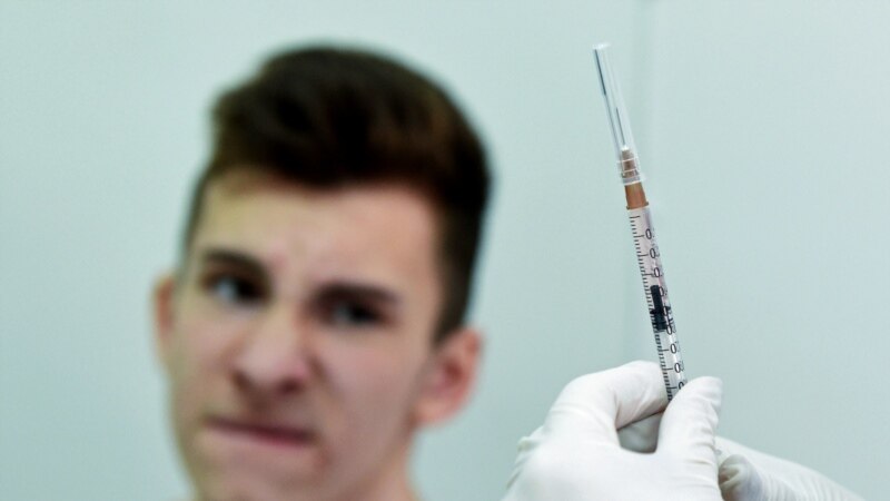Стотици од два универзитета во Калифорнија во карантин со мали сипаници