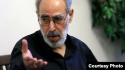 ابوالفضل قدیانی می‌گوید «قتل مظلومانه» آرمیتا گراوند، «ورق سیاه دیگری» بر پرونده علی خامنه‌ای و نظام جمهوری اسلامی افزوده است.