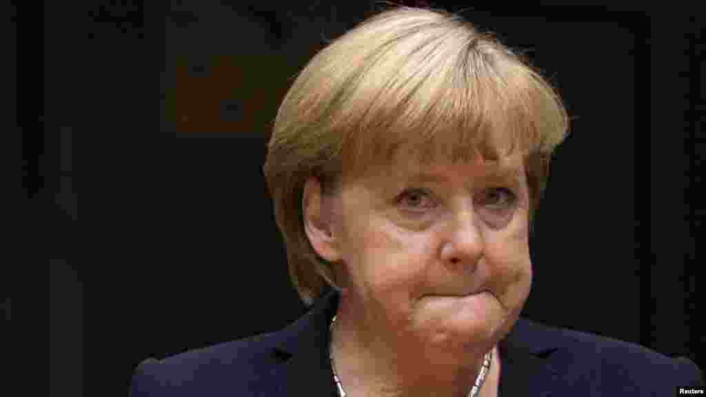 Njemačka - Kancelarka Angela Merkel odgovarala na pitanja Parlamenta o spremištu nuklearnog otpada u Berlinu, 27. septembar 2012. Foto: REUTERS / Thomas Peter 