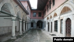 The shooting reportedly took place in the vicinity of Topkapi Palace.
