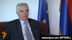 Руководитель делегации ЕС в Армении, посол Петр Свитальски (архив)