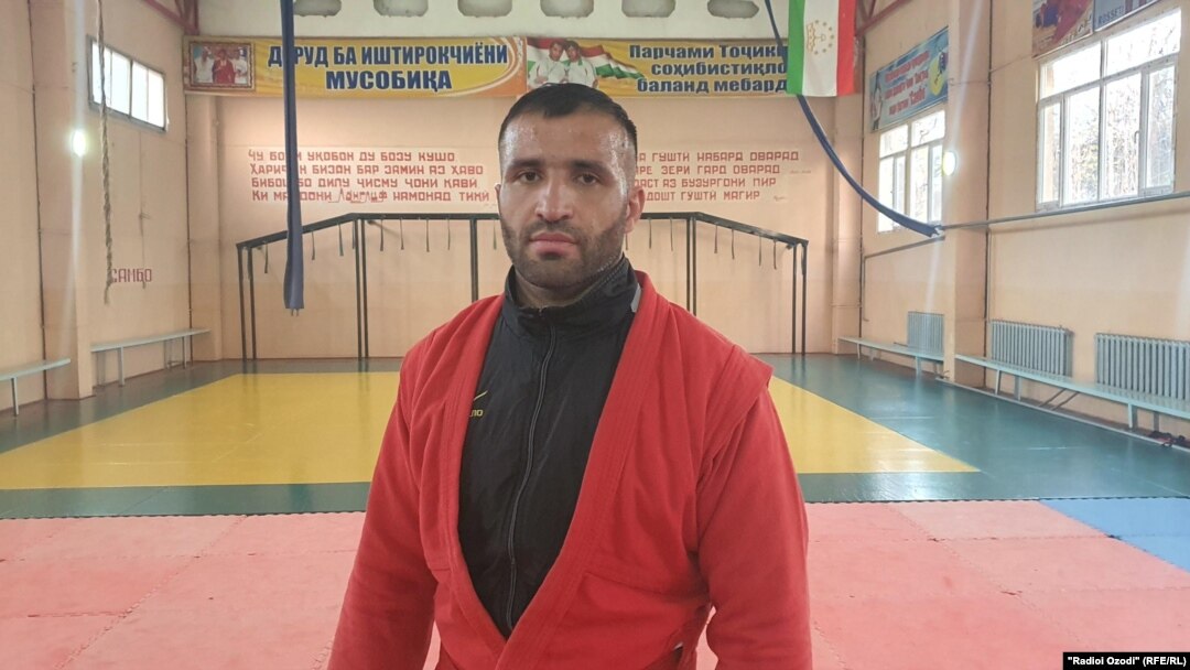 Комроншоҳ Устопириён, паҳлавони шинохтаи тоҷик.