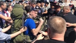 Навальный в Анапе: драка на вокзале с казаками
