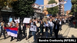 Pamje nga protesta e 10 tetorit në Mitrovicë të Veriut.