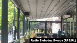 Кафуле на улица Македонија во општина Центар, Скопје