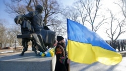 Біля пам'ятника Тарасу Шевченку. Чернігів, 9 березня 2026 року