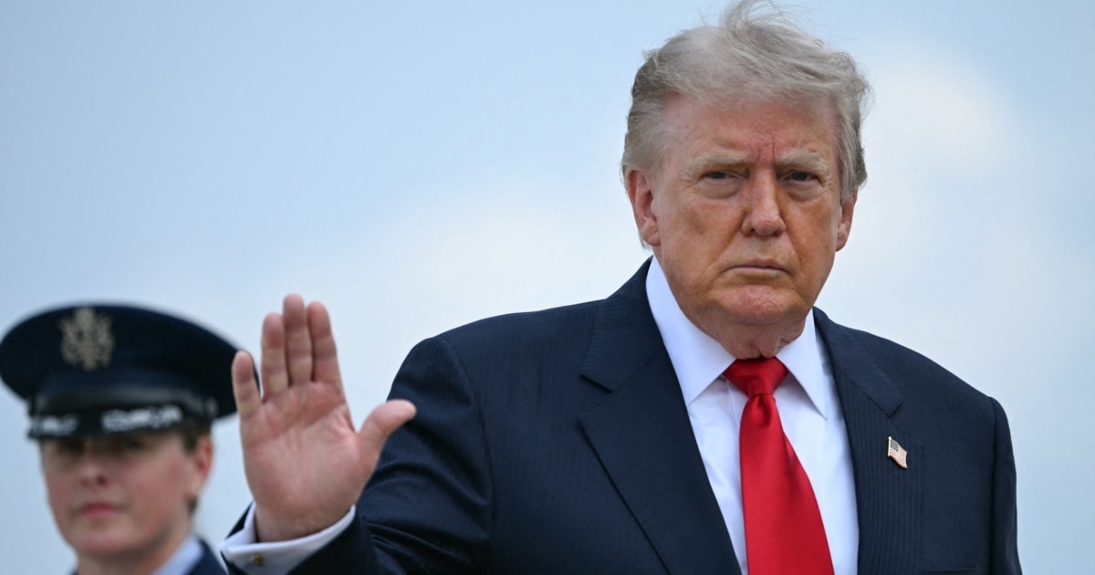 У Трампа запитали щодо передачі РФ Ірану супутникових даних про військові об’єкти США. Він відповів