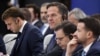 Presidenti francez Emmanuel Macron (i pari majtas) dhe sekretari i Përgjithshëm i NATO-s, Mark Rutte afër tij, në samitin e Budapestit, Hungari, 7 nëntor 2024.