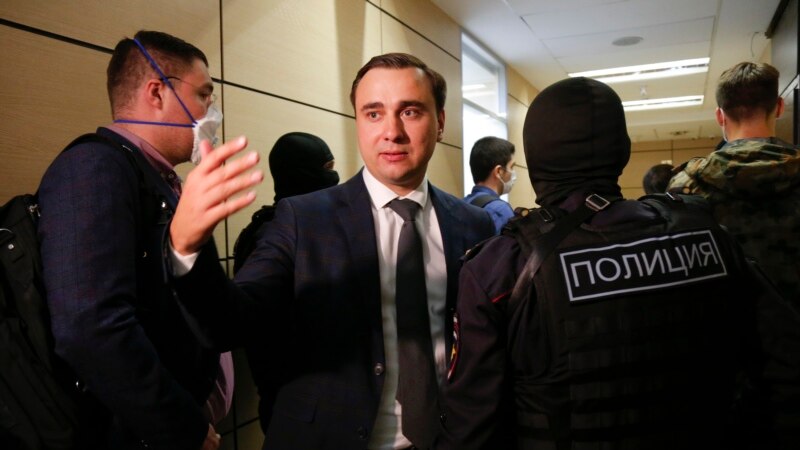 Татко на соработник на рускиот опозиционер Навални доби тригодишна условна казна

