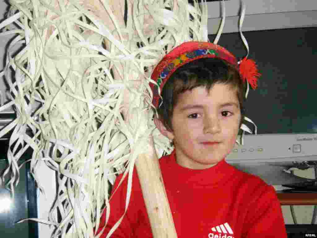 Tadžiikistan - Tradicionalno drvo za Norouz,17.03.2010. 