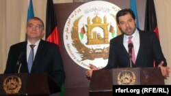جاوید لودین معین سیاسی وزارت خارجه افغانستان و آراز عظیموف معین وزارت خارجه آذرباییجان 