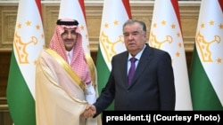 Президент Эмомалӣ Раҳмон бо раиси Фонди саудии рушд Абдураҳмон Ал-Маршад.