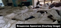 Уцекачы ў міграцыйным харвацкім лягеры ў Порыне