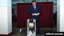 Tajik President Emomali Rahmon votes in the referendum in Dushanbe on May 22.