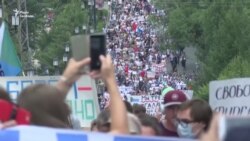 Хабаровськ: десятки тисяч протестувальників знову вийшли на вулиці – відео