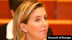 Avropa Parlamentinin deputatı Lidi Polfer, 24 sentyabr 2002