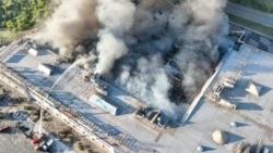 Пожар в результате атаки на ТЦ в Кривом Роге, Украина, 21 августа 2026 года