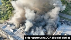 An image released by Dnipropetrovsk regional Governor Oleksandr Hanzha shows the aftermath of a Russian drone attack in Kryviy Rih on August 21.