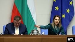 Зам.-председателят на НС Костадин Ангелов и председателката Рая Назарян, 21 януари.